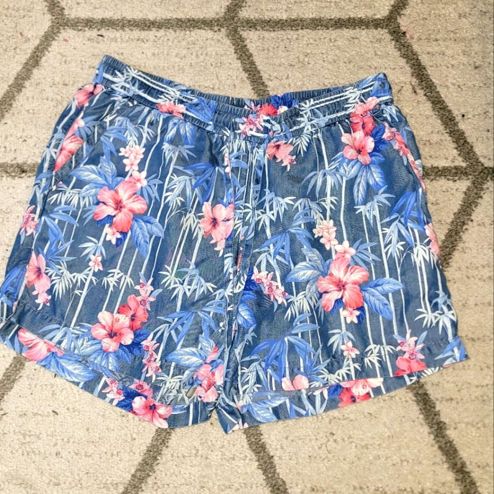 Tommy Bahama blue & pink  floral printed shorts